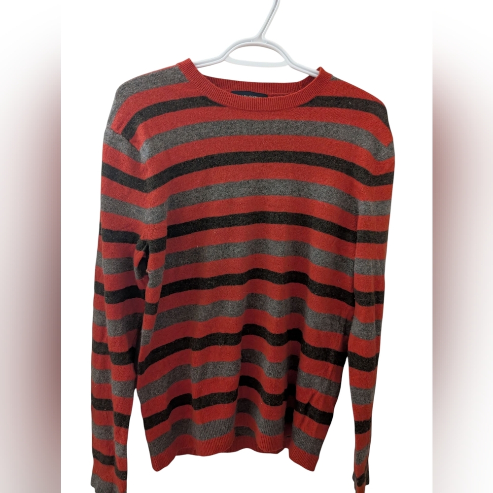 2/22$ Banana republic Striped Orange and Gray Men's Sweater